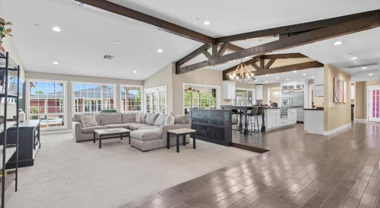 House with pool in Scottsdale, AZ
