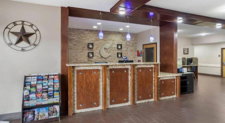 Comfort Suites Brenham — photo 5
