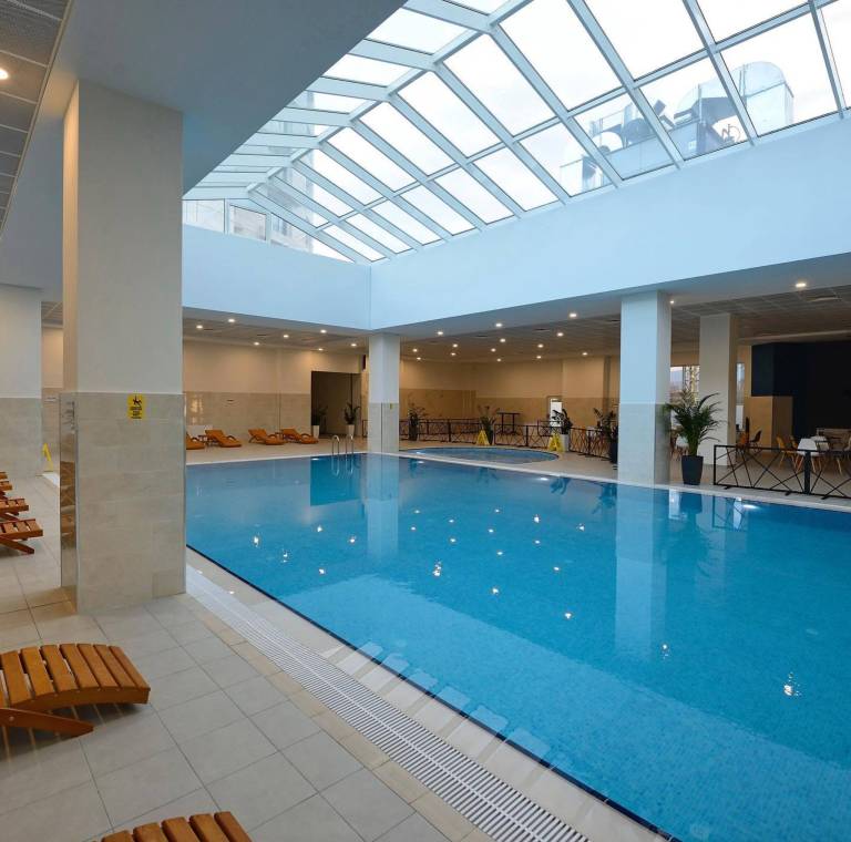 Luxury two bedroom condo & pool 3rd floor