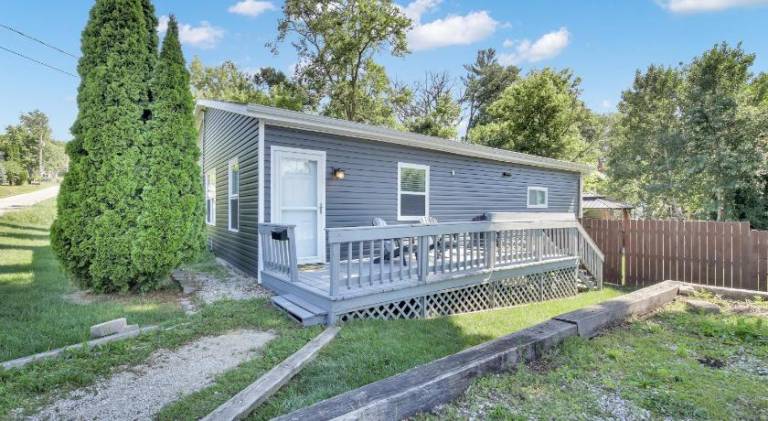 Ample villa with jacuzzi | Pet-friendly in Lake Geneva, WI