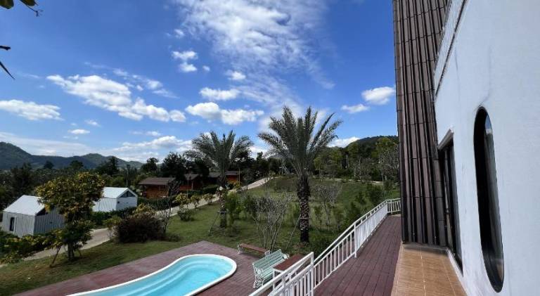 House with terrace & pool — photo 3