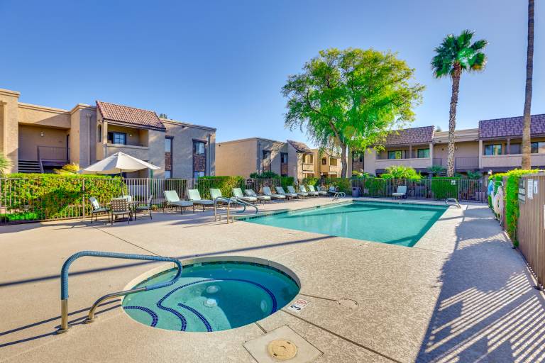 Pool & Hot Tub Access Scottsdale Condo w Patio