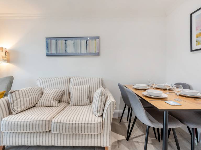 Cottage with 2 rooms for 4 persons — photo 4