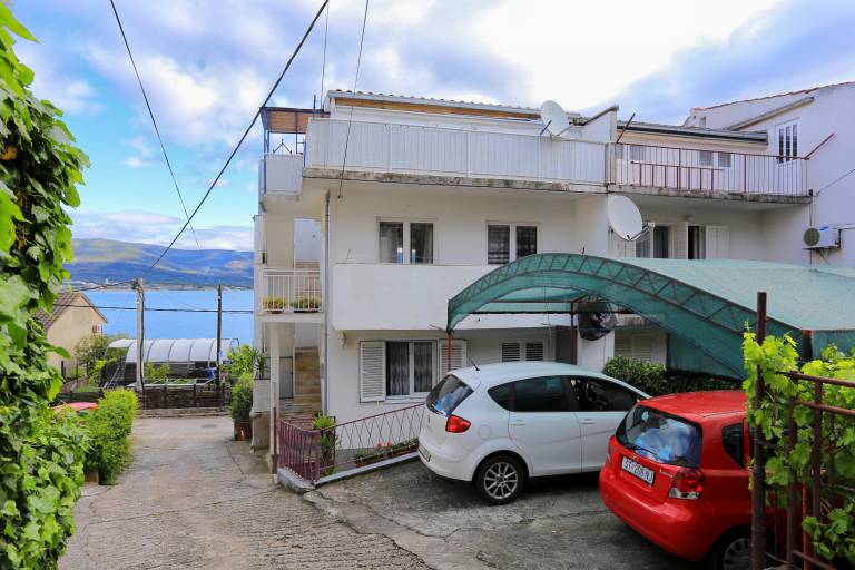 Two bedroom apartment with balcony and sea view Arbanija, Čiovo (A-15595-a) in Trogir