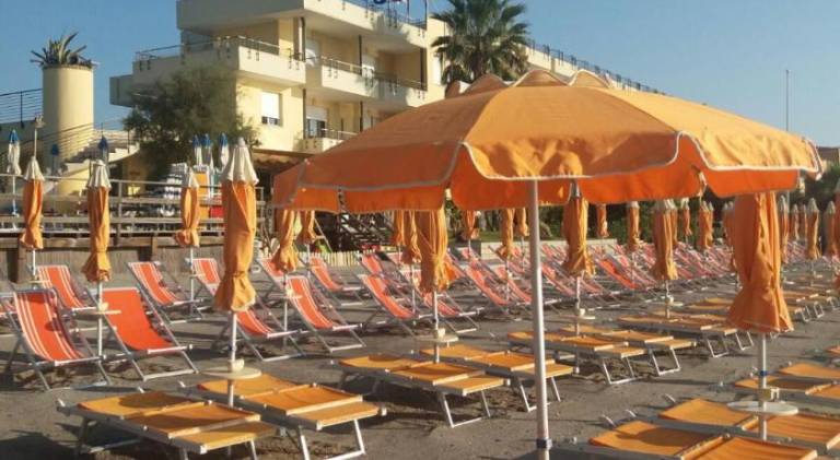 Serviced apartment with sauna, pool & yard in Alassio