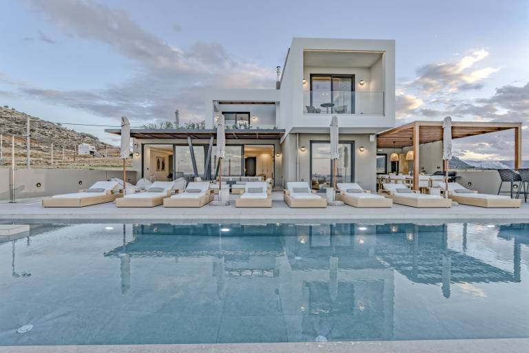 Villa with barbeque, terrace & garden — photo 5