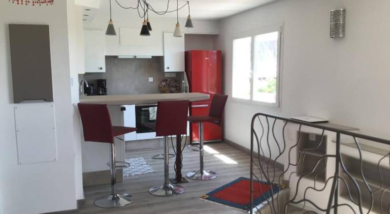 Apartment with patio, private pool & yard — photo 4