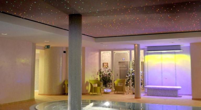 Serviced apartment with pool, jacuzzi & barbeque — photo 3