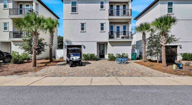 Vacation home with pool in Miramar Beach, FL