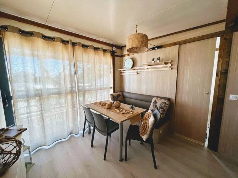 Chalet with pool — photo 3