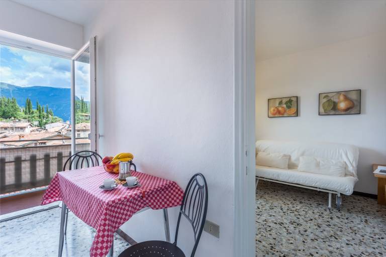 Holiday apartment with terrace | City view in Tremosine