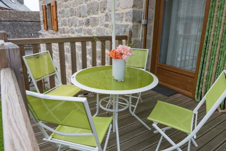 Gite with yard & patio — photo 4