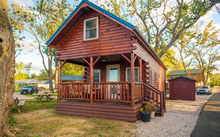 Cabin Geneva-on-the-Lake