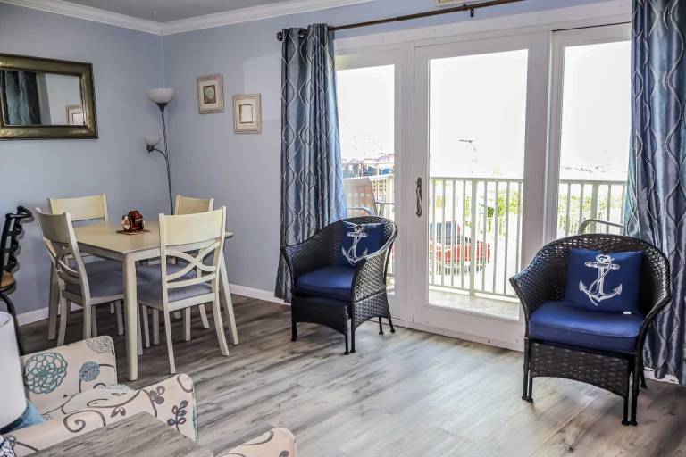 Condo with jacuzzi & pool | Sea view — photo 2