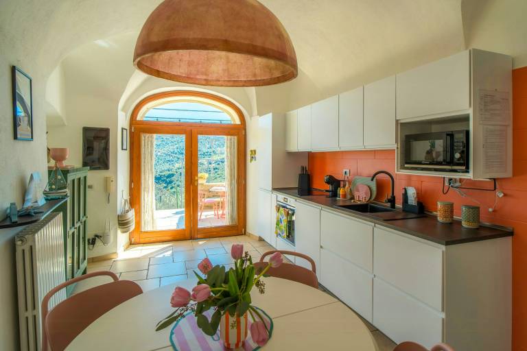 Sea view villa among Magliolo olive trees — photo 4