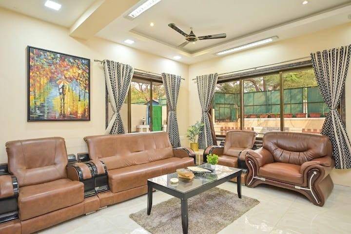 House with 4 rooms for 16 persons in Khandala