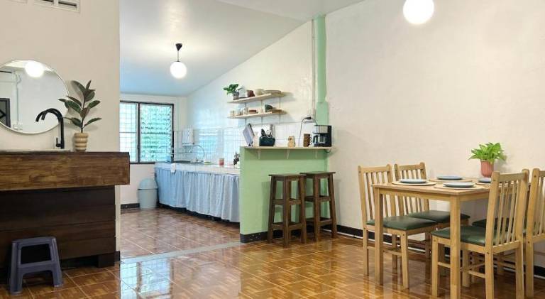 Vacation home with garden & patio | Suitable for remote work | Pets allowed — photo 4