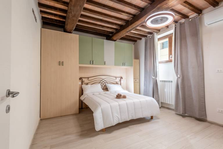 Holiday apartment with fast internet & patio | Garden view | Perfect for remote work | Dogs allowed in Siena