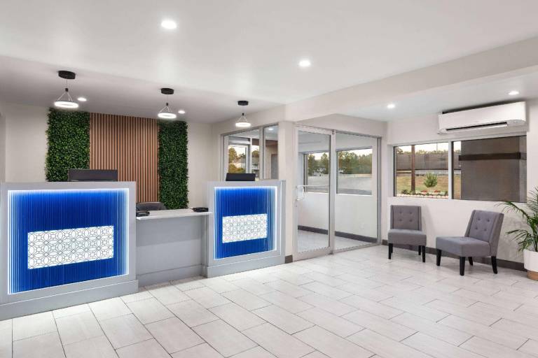 Baymont by Wyndham Dothan — photo 4