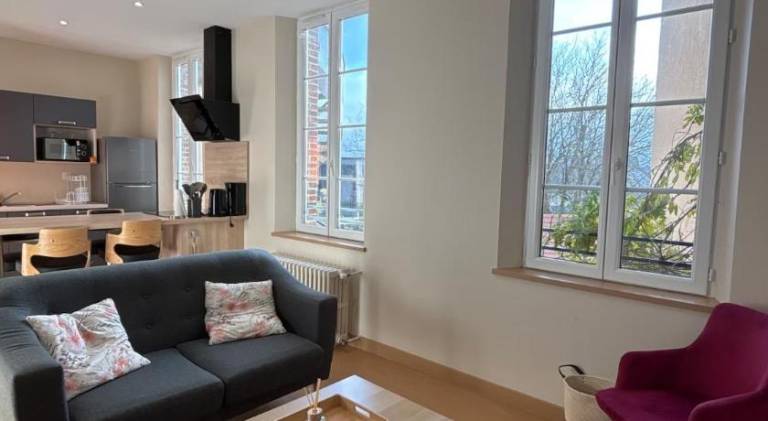 Rental apartment with terrace & yard — photo 2
