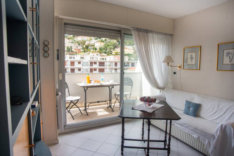 Holiday apartment with terrace & pool — photo 3