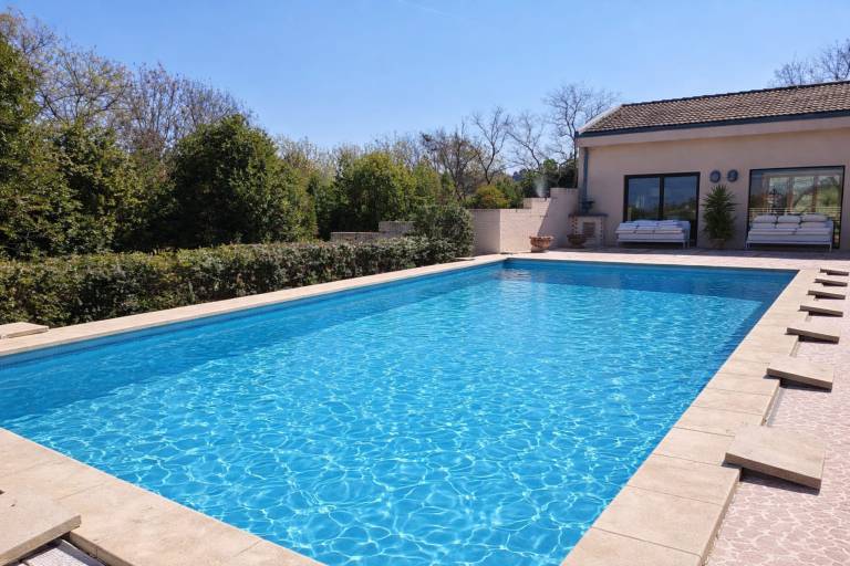 Villa with yard, hot tub & private pool — photo 2