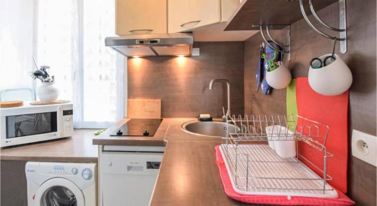 Holiday apartment with patio — photo 3