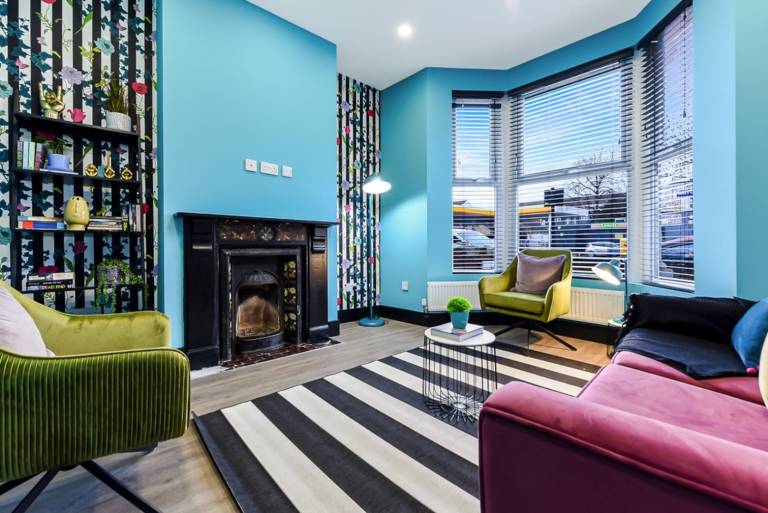 Bright and Colourful House Best for a Large Groups