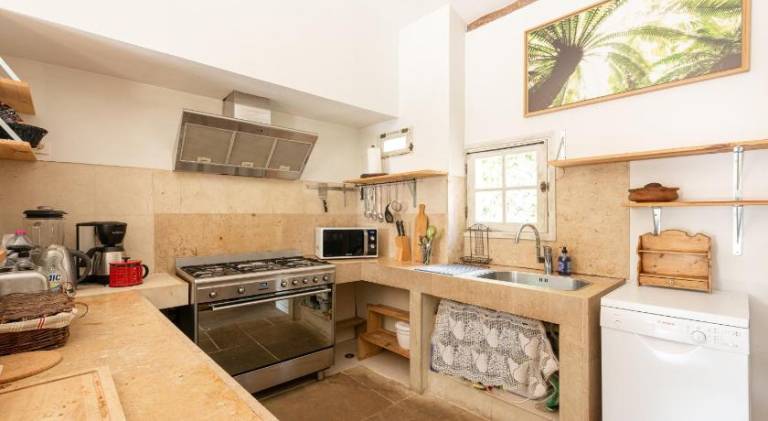 Rental apartment with patio & barbecue — photo 3