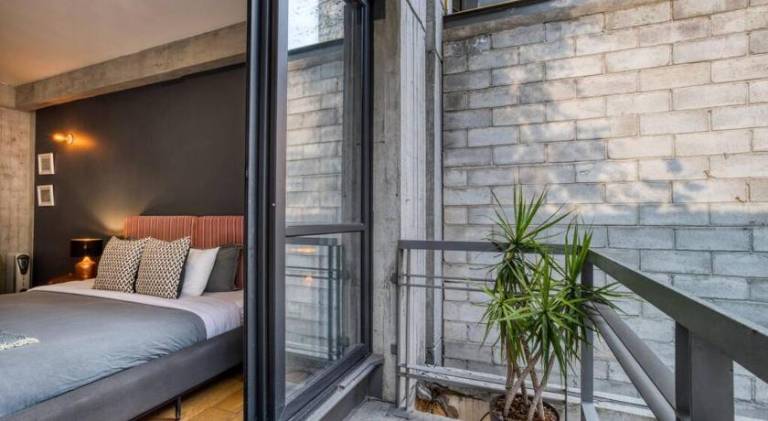 Apartment with yard & terrace — photo 5