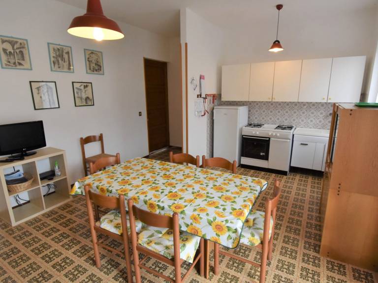 Holiday apartment with terrace & yard | Lake view — photo 3