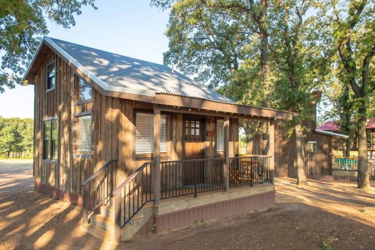 Chalet Elm Mott