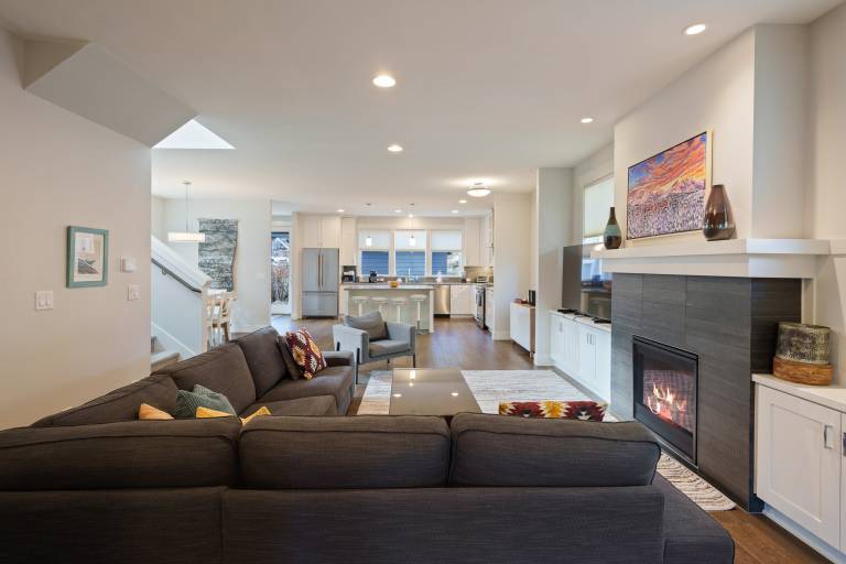 Hillside Haven - Bend's West Side, Work-from-Home Office, New, Modern, Light, Bright — photo 4