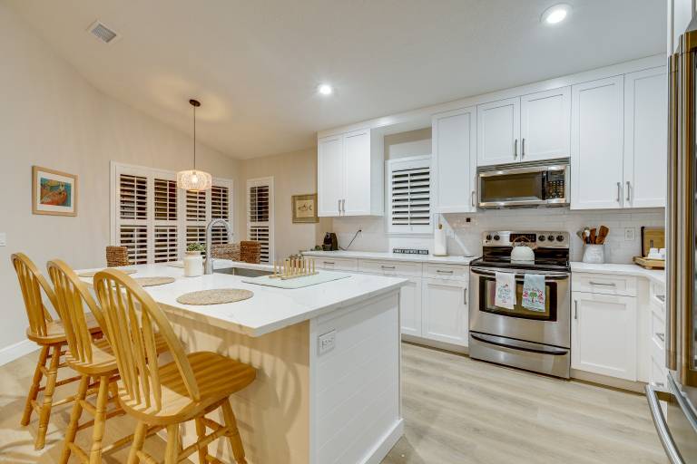 5 Mi to Stuart Beach! Home w/ Pet-Friendly Yard — photo 4