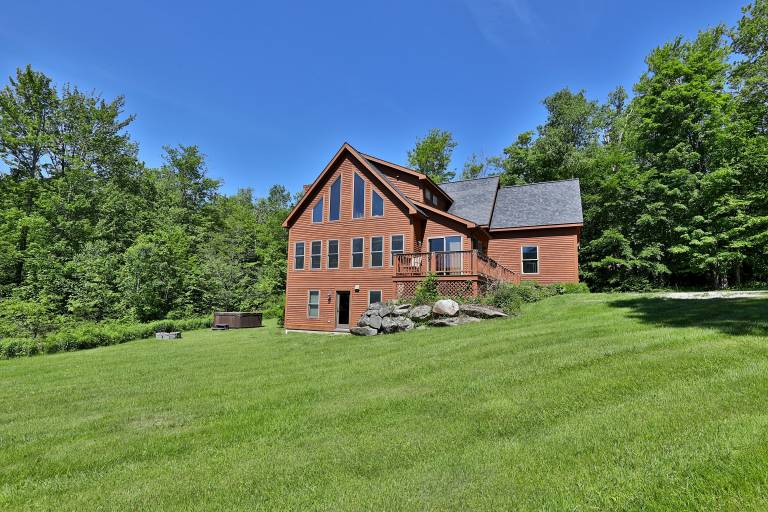 Cortina Mountain Chalet - Outdoor Hot Tub - Close to Pico and Killington Mountains — photo 5