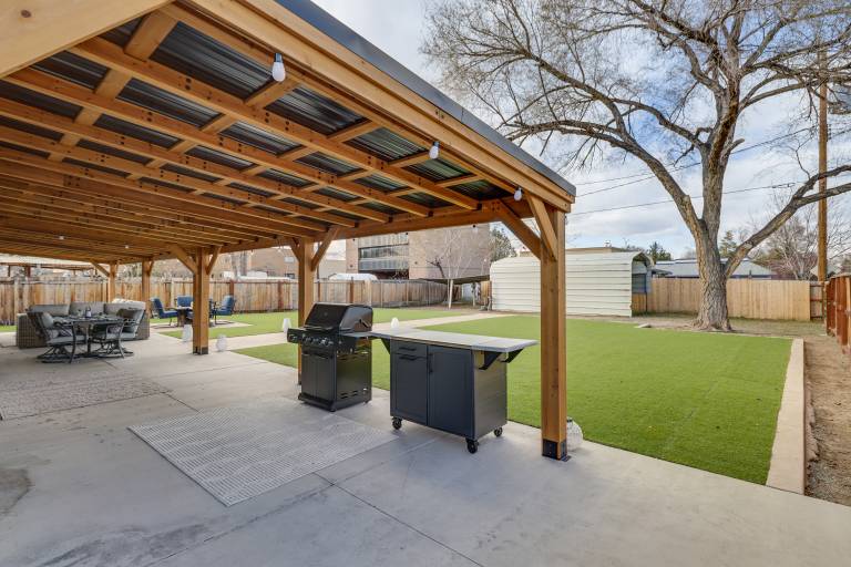 2 Mi to Reno Convention Center: Modern Home + Yard — photo 3