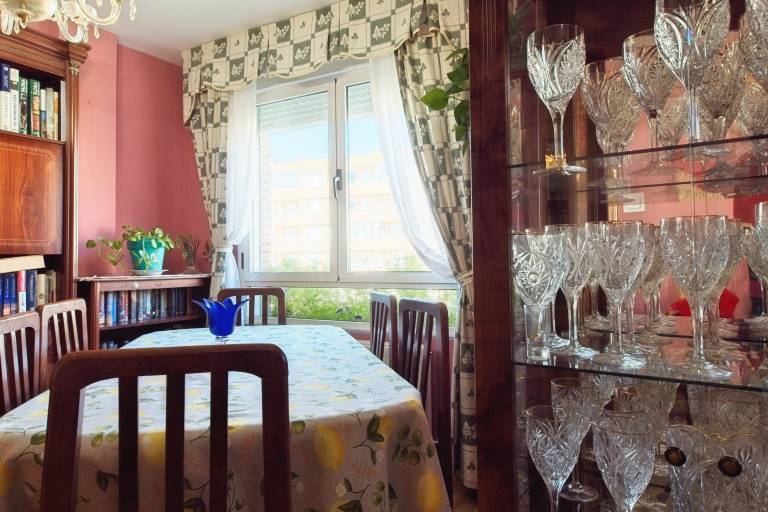 Fully equipped vacation home with fast internet, yard & patio | City view | Suitable for remote work | Dogs allowed — photo 2