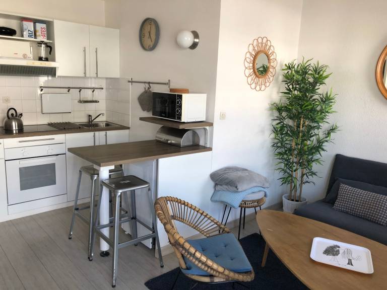 Charming Furnished Apartment with Pool and Private Parking by Kaz'Concept — photo 4