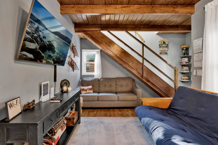 The Summit at Sherwood Dog-friendly cabin with fenced yard, patio, grill, & furnished deck — photo 4