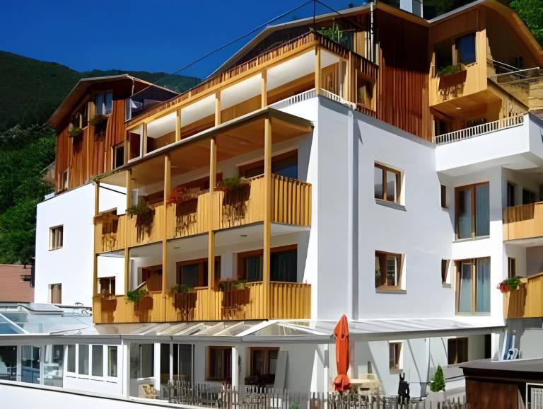 Serviced apartment with garden & sauna in Malles Venosta