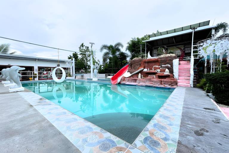 Pilot Hotel — photo 4