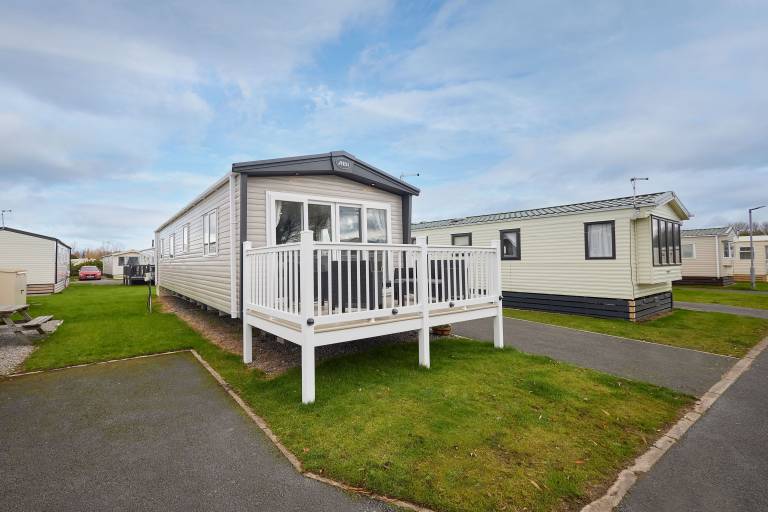 Family-oriented house with sauna & private pool | Sea view | Pets are welcome in Morecambe