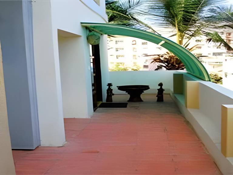 Serviced apartment with garden & patio | Pets are welcome — photo 3