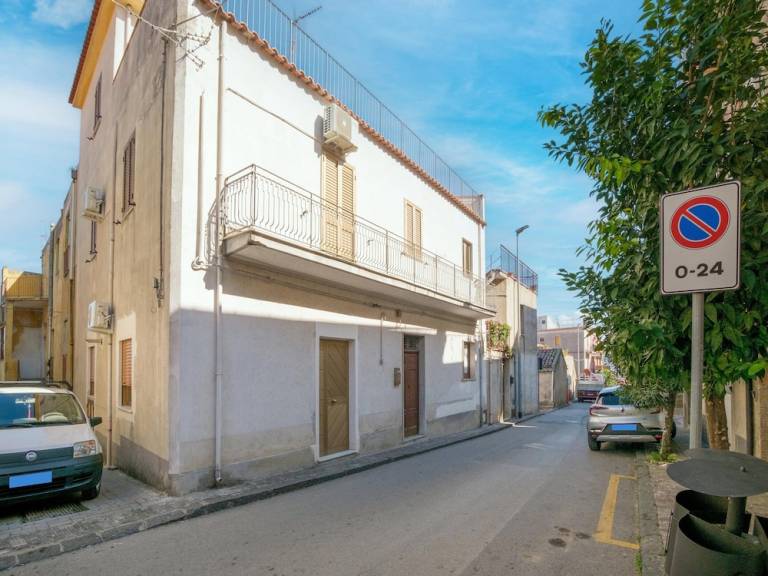 Casa Capri Leone