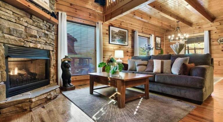 Vacation home with terrace, BBQ & hot tub | Perfect for remote work — photo 2