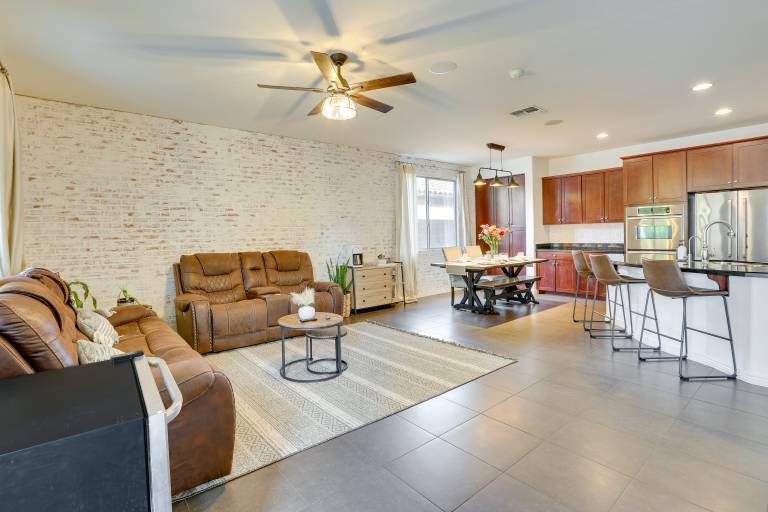 Luxe Family Home w/ Pool, 13 Mi to Dtwn Phoenix! — photo 5