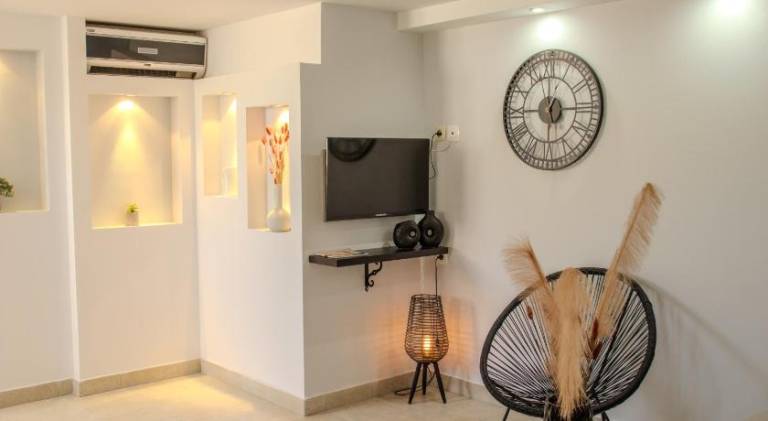 Apartment with patio | Pet-friendly in Rhodes
