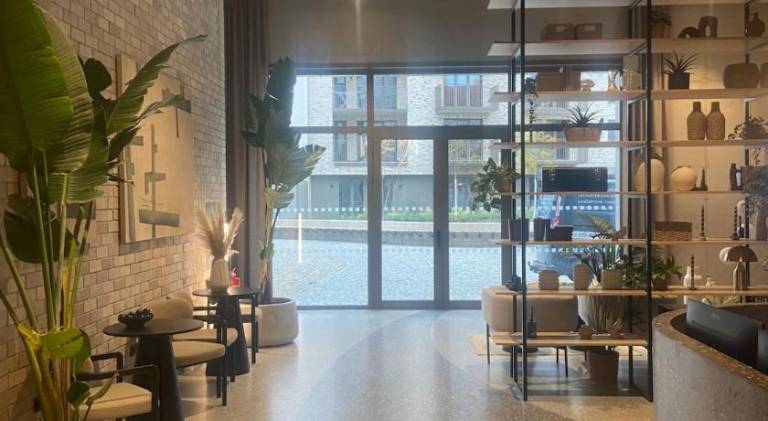 Modern 1BR in Award-Winning Residence with Sauna and Gym — photo 2