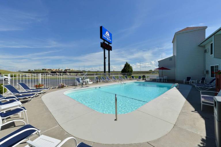 Super 8 by Wyndham Rapid City — photo 2