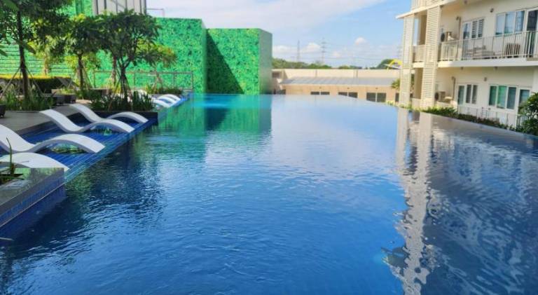 Apartment with pool | Pet-friendly — photo 3